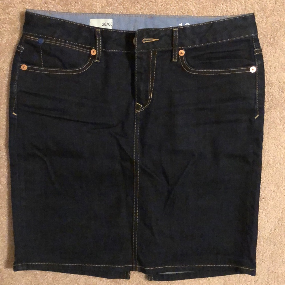 GAP dark wash skirt